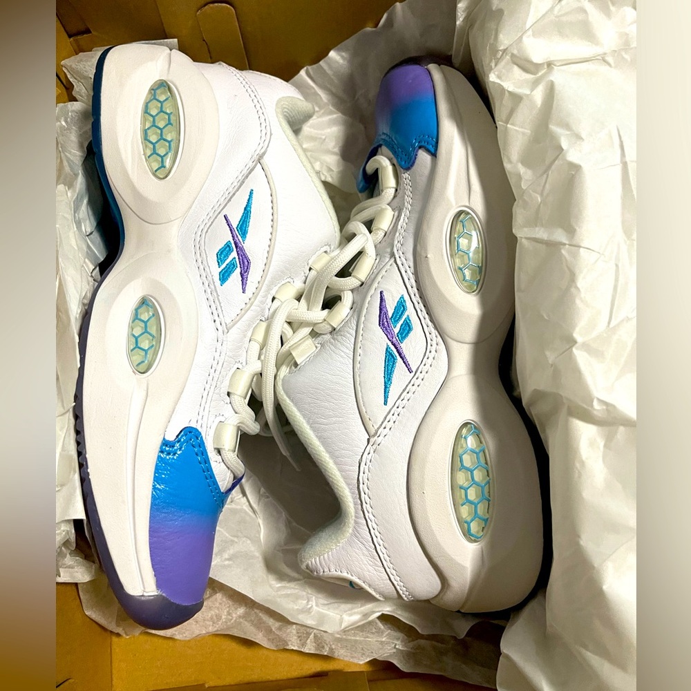 Reebok Iverson question low basketball sneakers men’s/ big boy 5 or women's 7